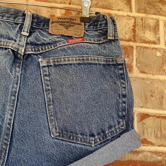 Wrangler Cut Off Shorts - Picture 6 of 12